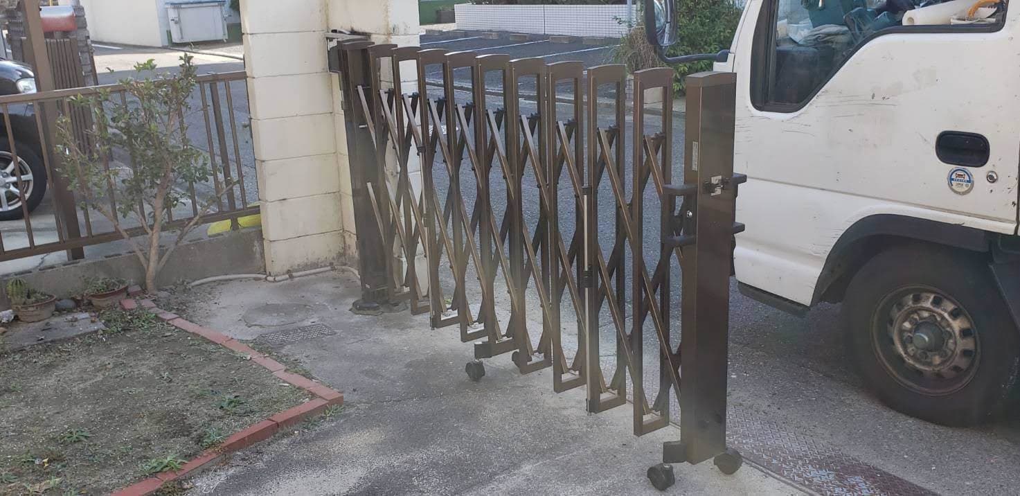 カーテンゲート取替工事 | 名古屋市中村区のエクステリア工事ならイズ美