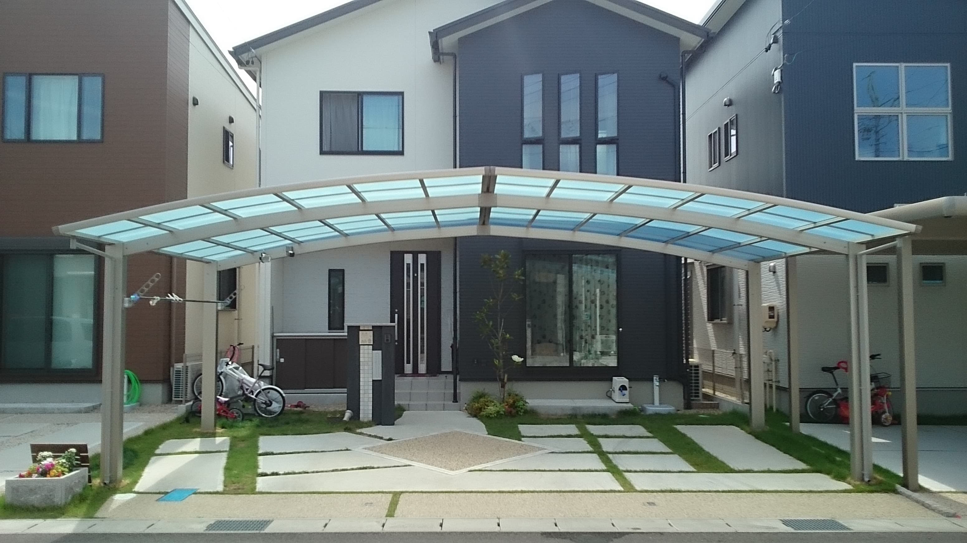 2台用カーポート新設工事 | 名古屋市中村区のエクステリア工事ならイズ美