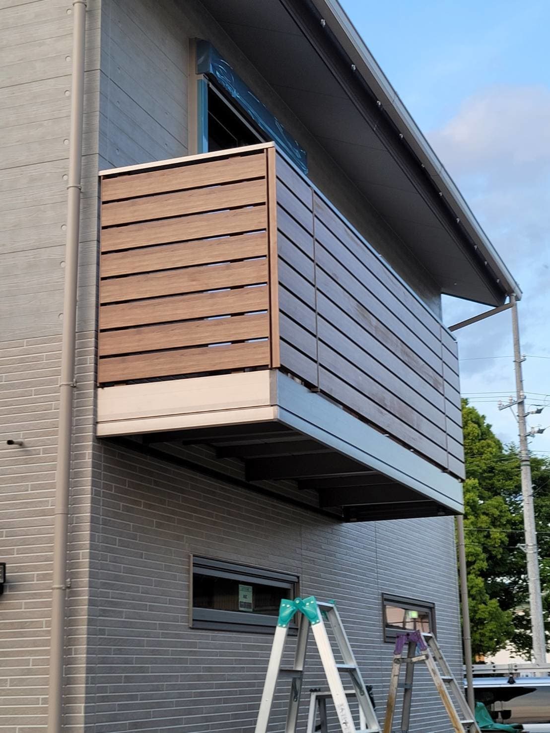 バルコニー新設 | 名古屋市中村区のエクステリア工事ならイズ美