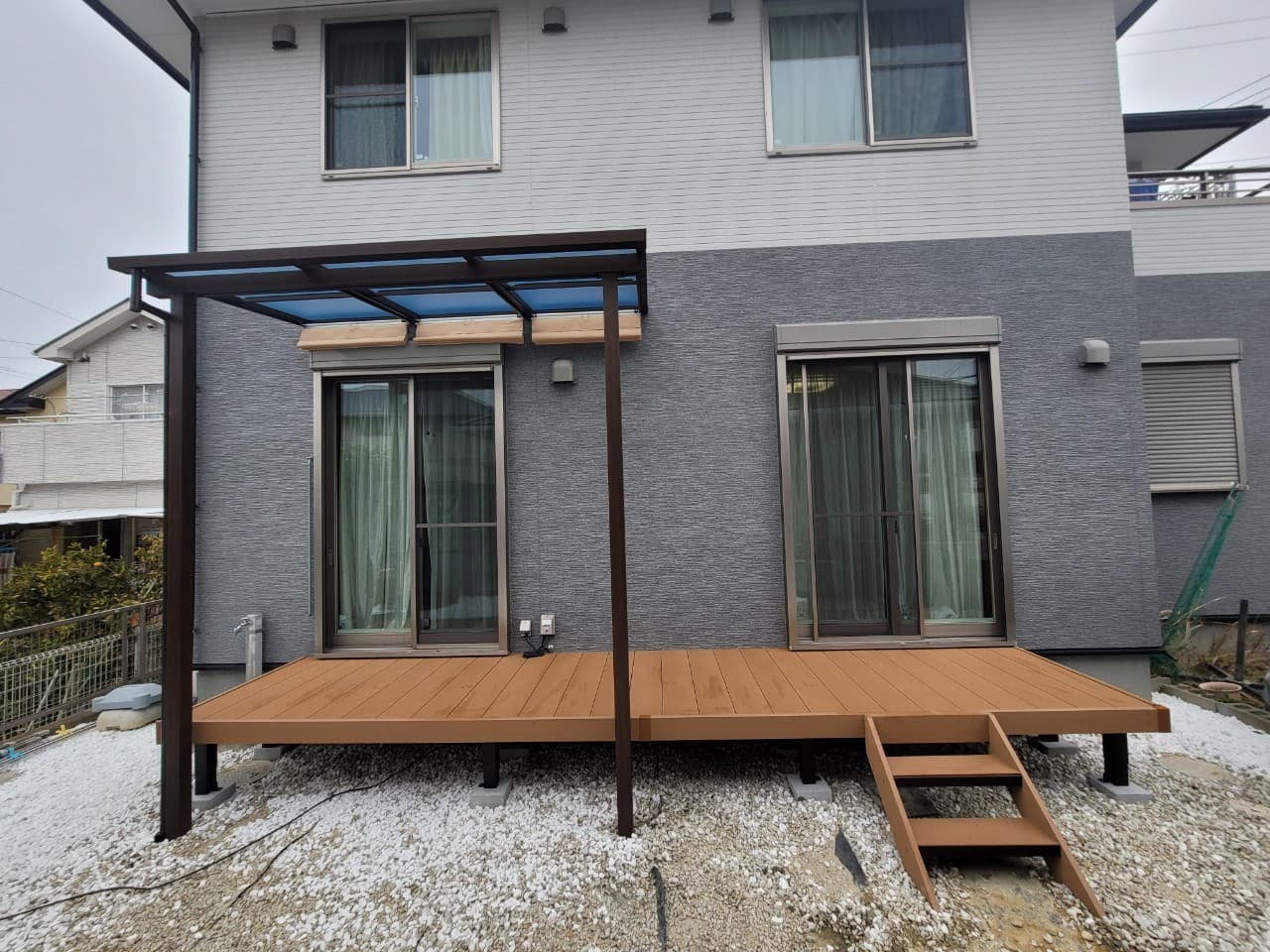 ウッドデッキ・テラス屋根設置 | 名古屋市中村区のエクステリア工事ならイズ美