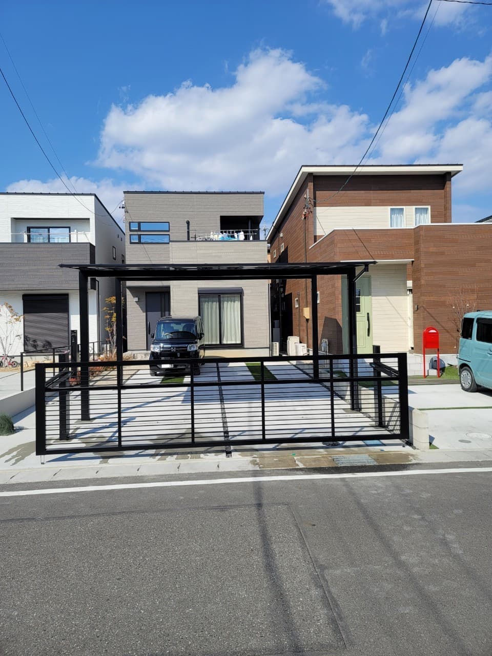 跳ね上げゲート・カーポート設置 | 名古屋市中村区のエクステリア工事ならイズ美
